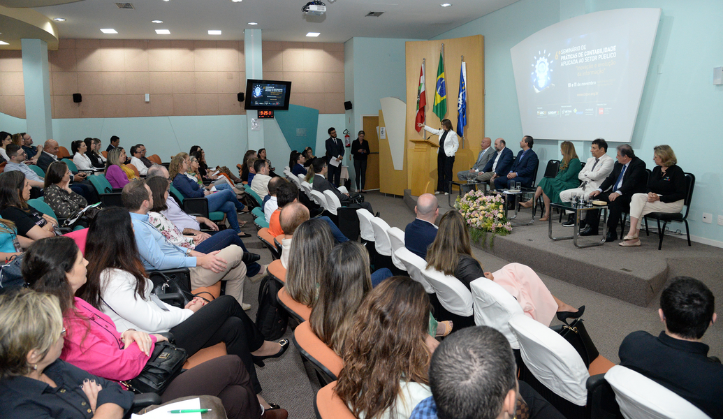 abertura-do-6-seminario-de-praticas-de-contabilidade-aplicada-ao-setor-publico-aconteceu-com-presenca-de-autoridades