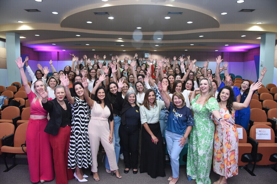 contadoras-de-diversas-regioes-de-sc-prestigiam-o-mulheres-que-transformam-a-contabilidade